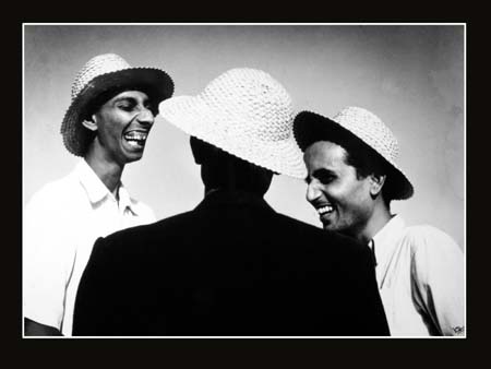 112 Laughing Trio